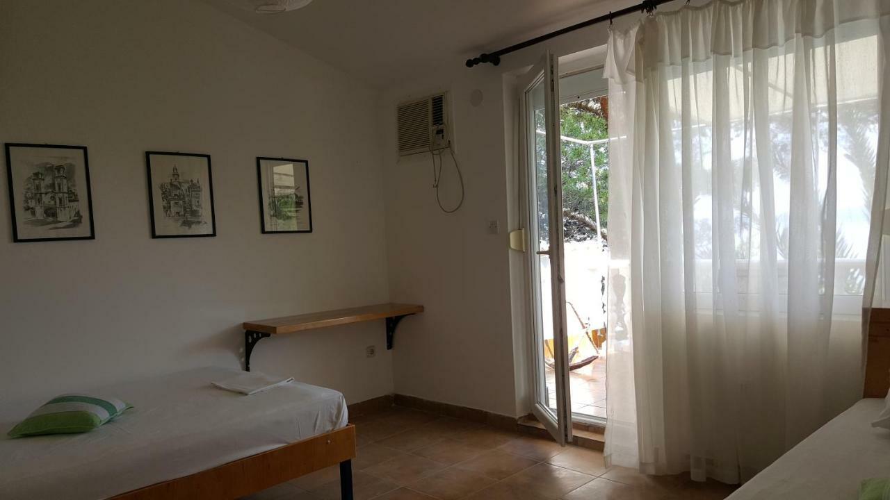 Apartment Viktor Sali Exterior photo
